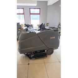 Szorowarka Karcher z fotelem dla operatora B200